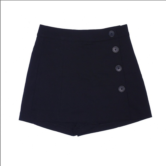 Zara Dresses & Skirts - ZARA Trf Solid Black Skort Zara Dresses & Skirts - ZARA Trf Solid Black Skort